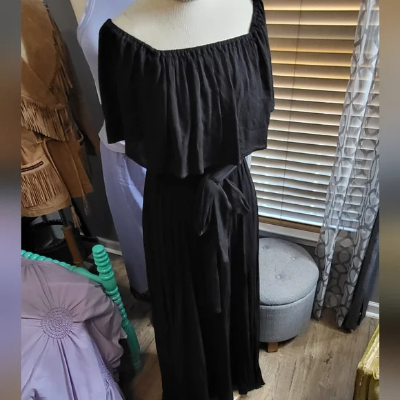 Fun and Flirty Boho Maxi Dress by Meghan Los Angeles - Picture 6 of 7